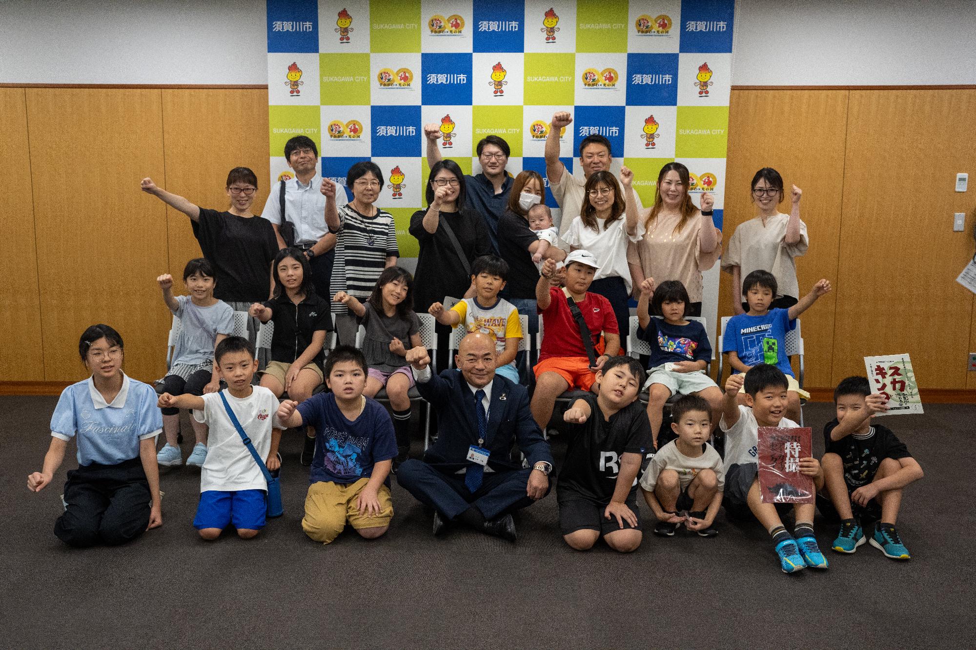 明るいまちづくり連絡協議会会長との写真