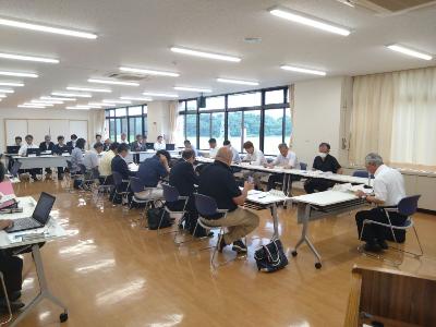 第2回策定会議委員を映した写真