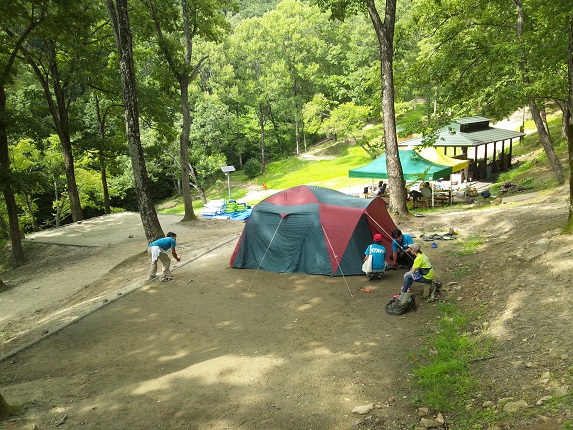 写真：広々としたキャンプサイト