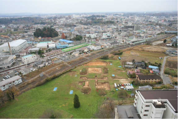 写真：上空からの上人壇廃寺跡整備