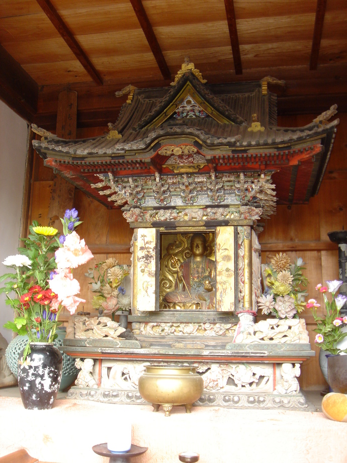 写真：六角堂の厨子