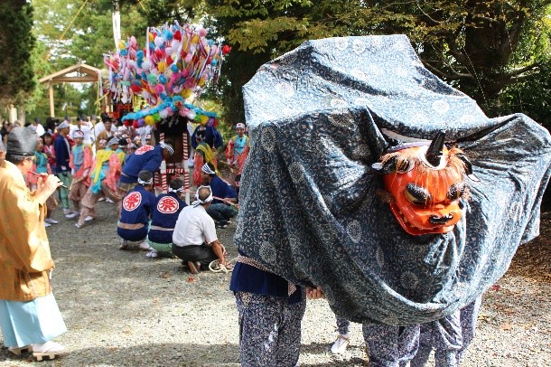 写真：桙衝神社太鼓獅子