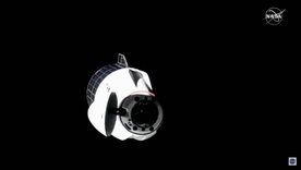 写真:宇宙を飛ぶ様子