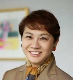 宮嶋泰子さん