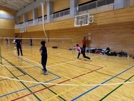 バドミントン休日部活動の様子