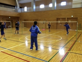 バドミントン休日部活動の様子