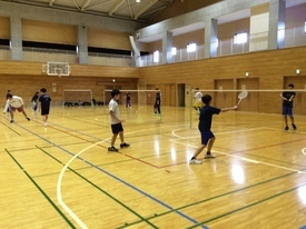 バドミントン休日部活動の様子