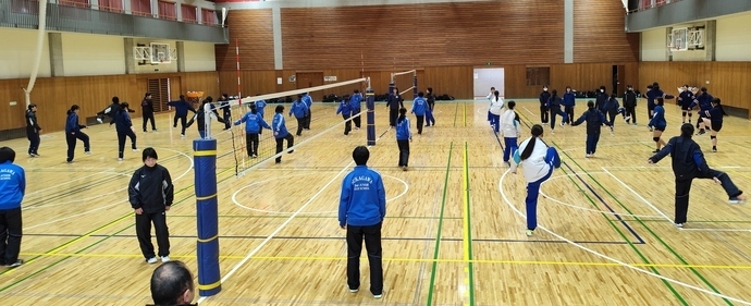 バレーボール休日部活動の様子