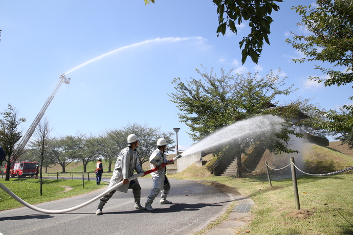 写真:放水訓練の様子