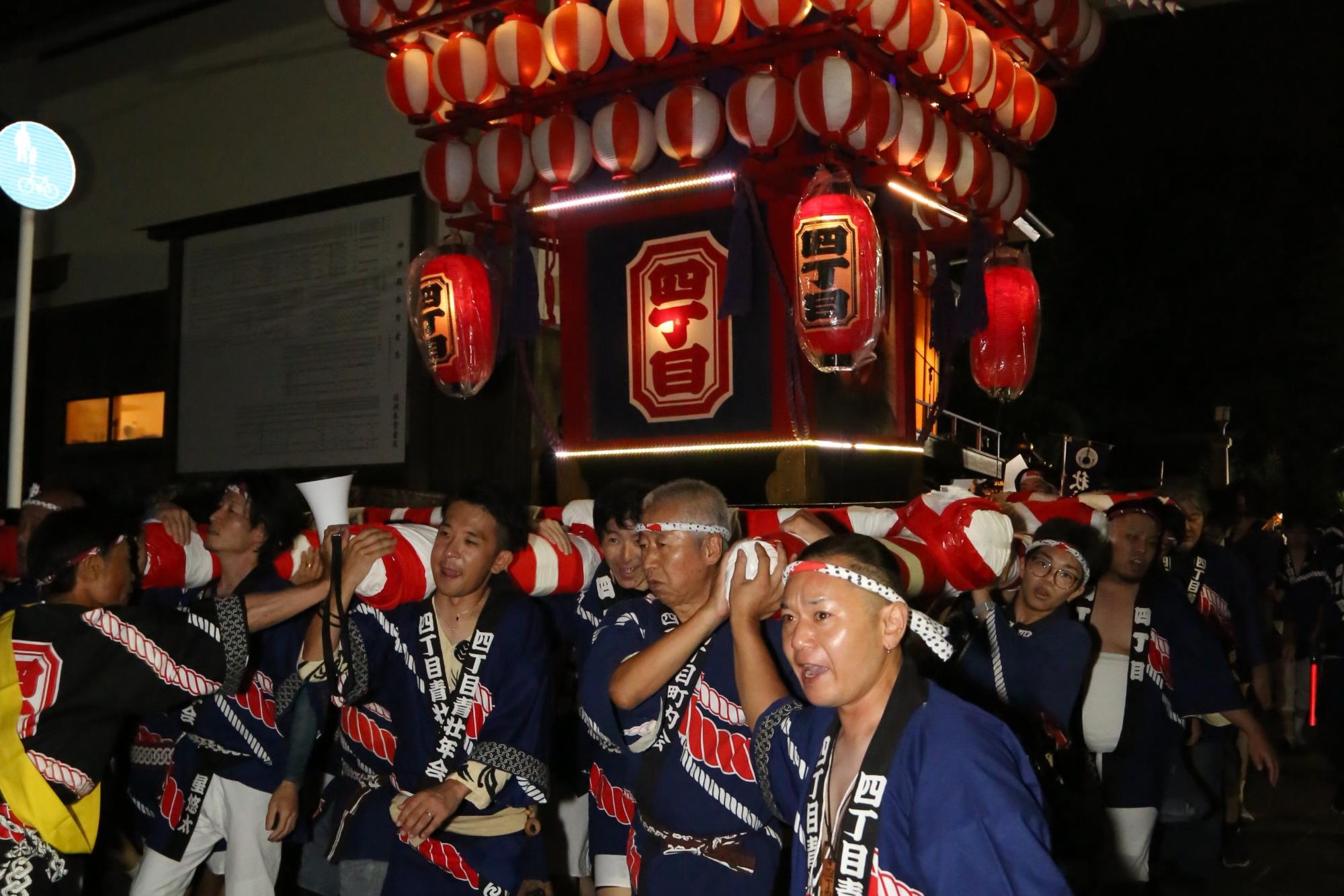 秋祭りの様子