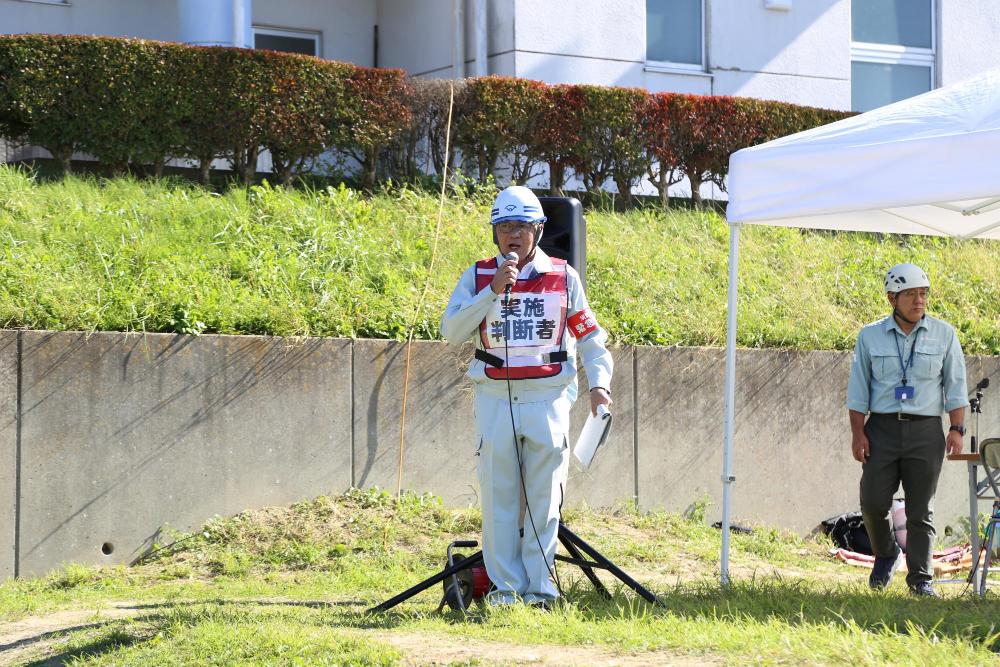 市長の緊急猟銃対応訓練の様子