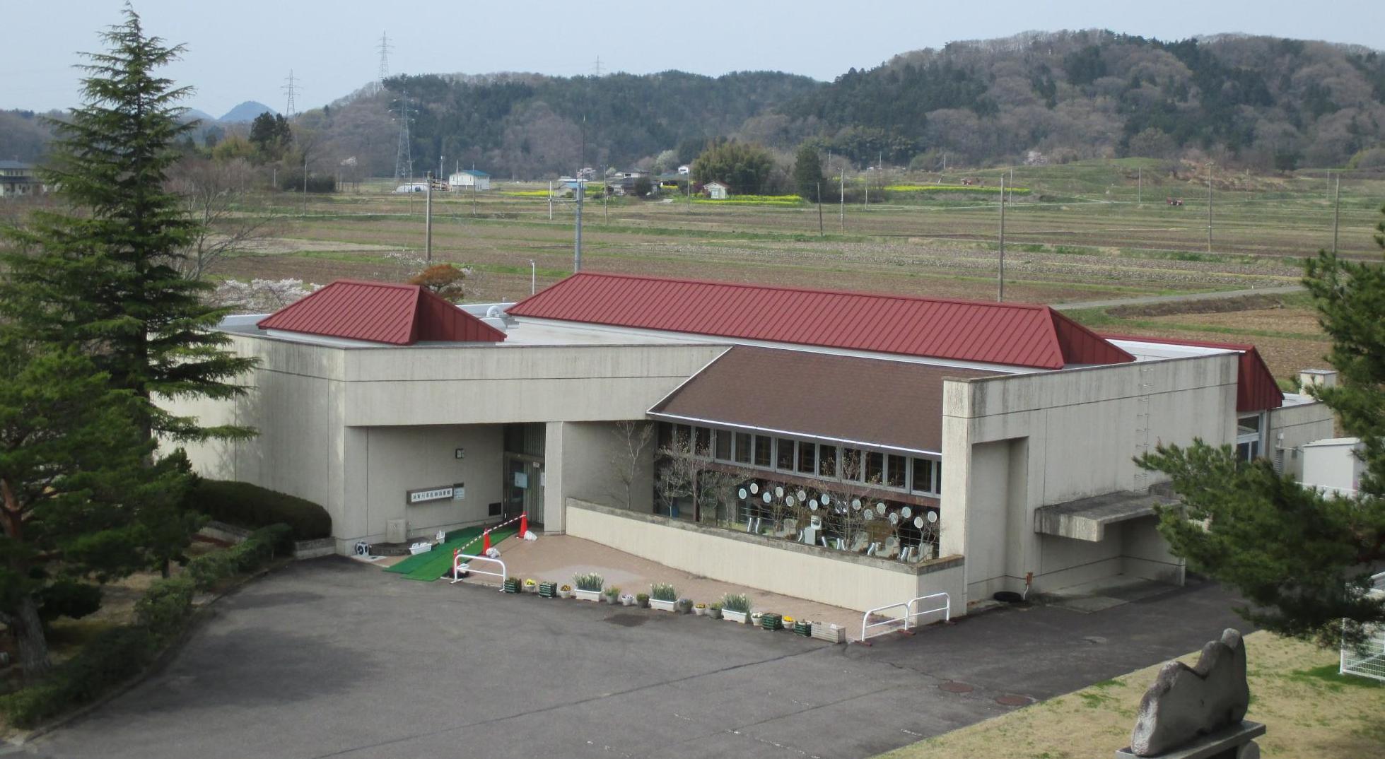 岩瀬図書館の外観写真