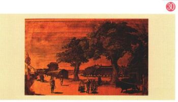 赤茶色に古びた紙に描かれた、中央の大きな木々から遠景の山並みにかけて起伏のある大地に、数人の人々と家屋が描かれている光景の日本画の写真