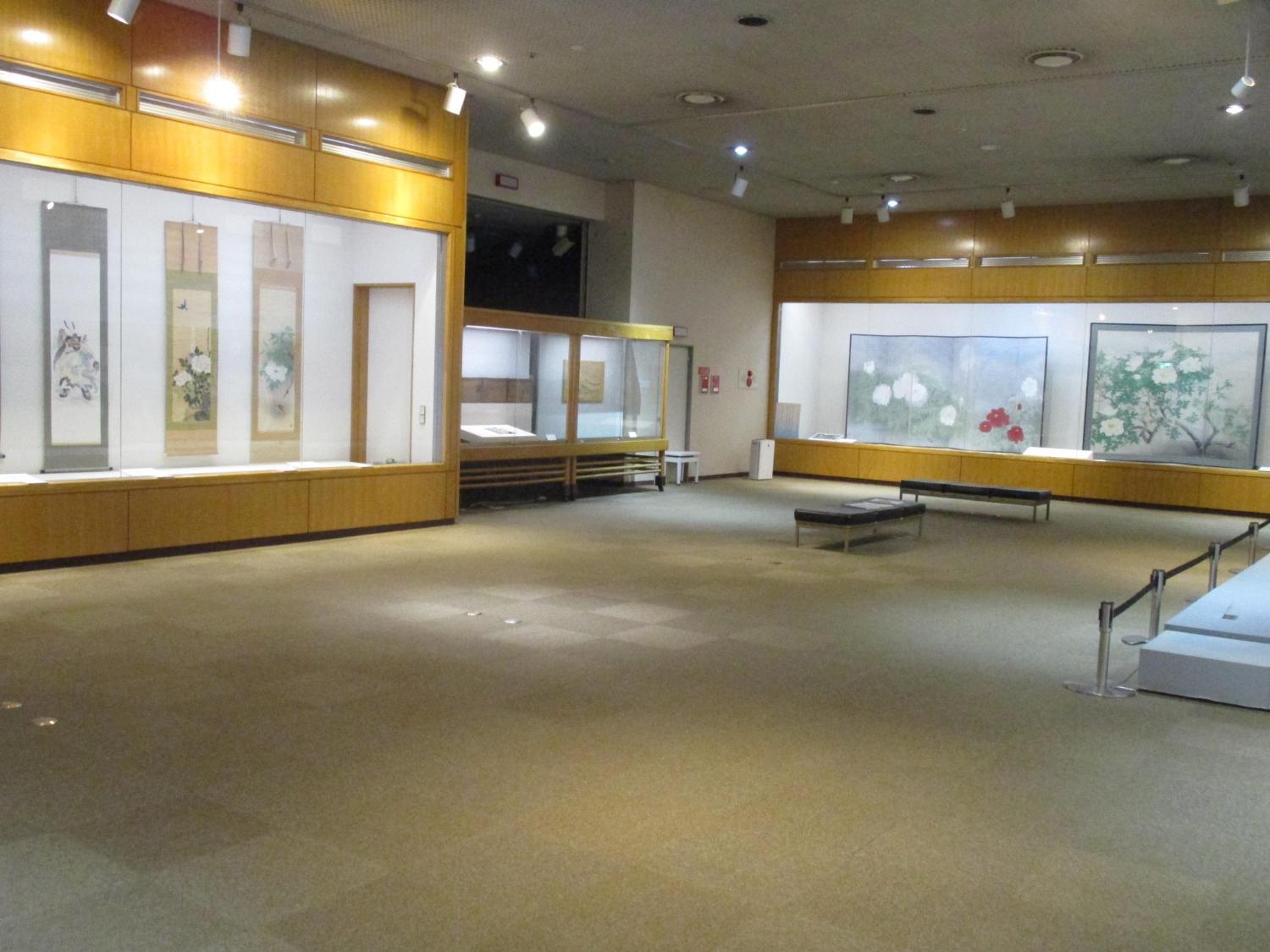 牡丹画の名品や新収蔵資料を展示