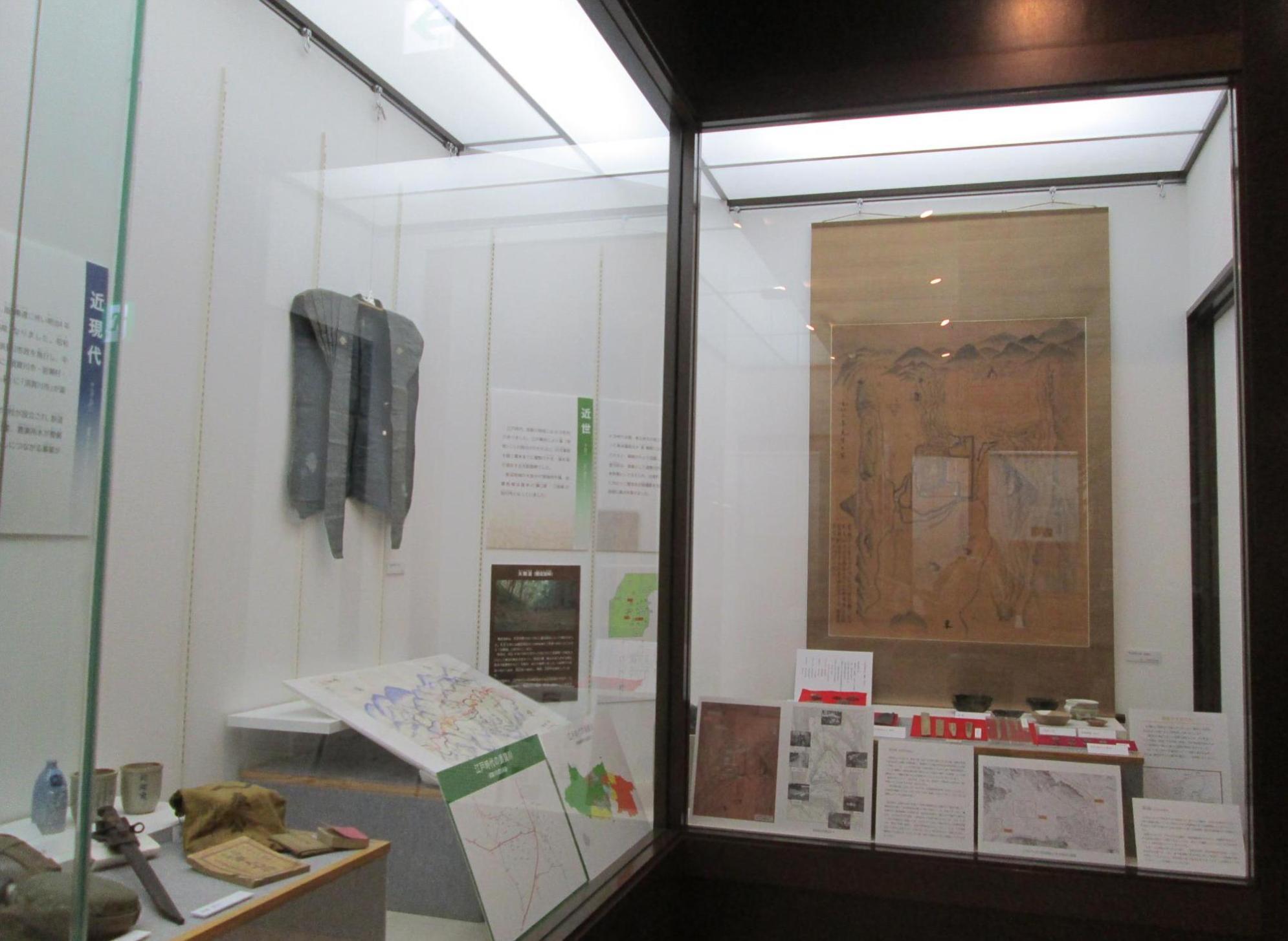 歴史資料の展示