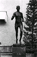 円谷幸吉選手の銅像の写真