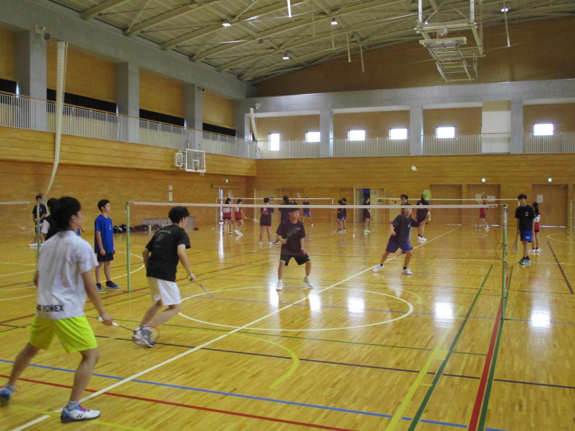 バドミントン休日合同部活動の写真（その5）