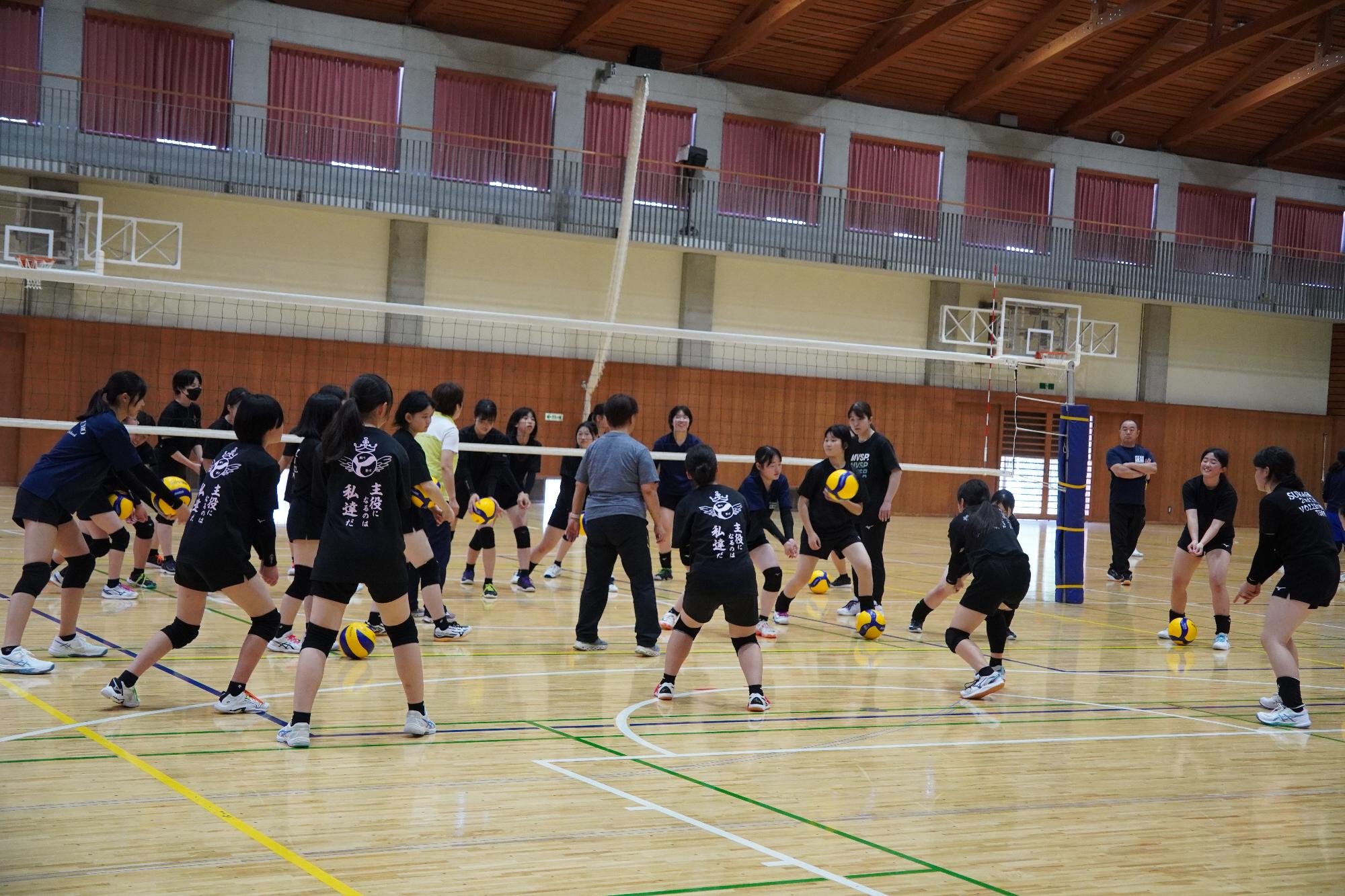 バレーボール休日合同部活動の写真（その1）