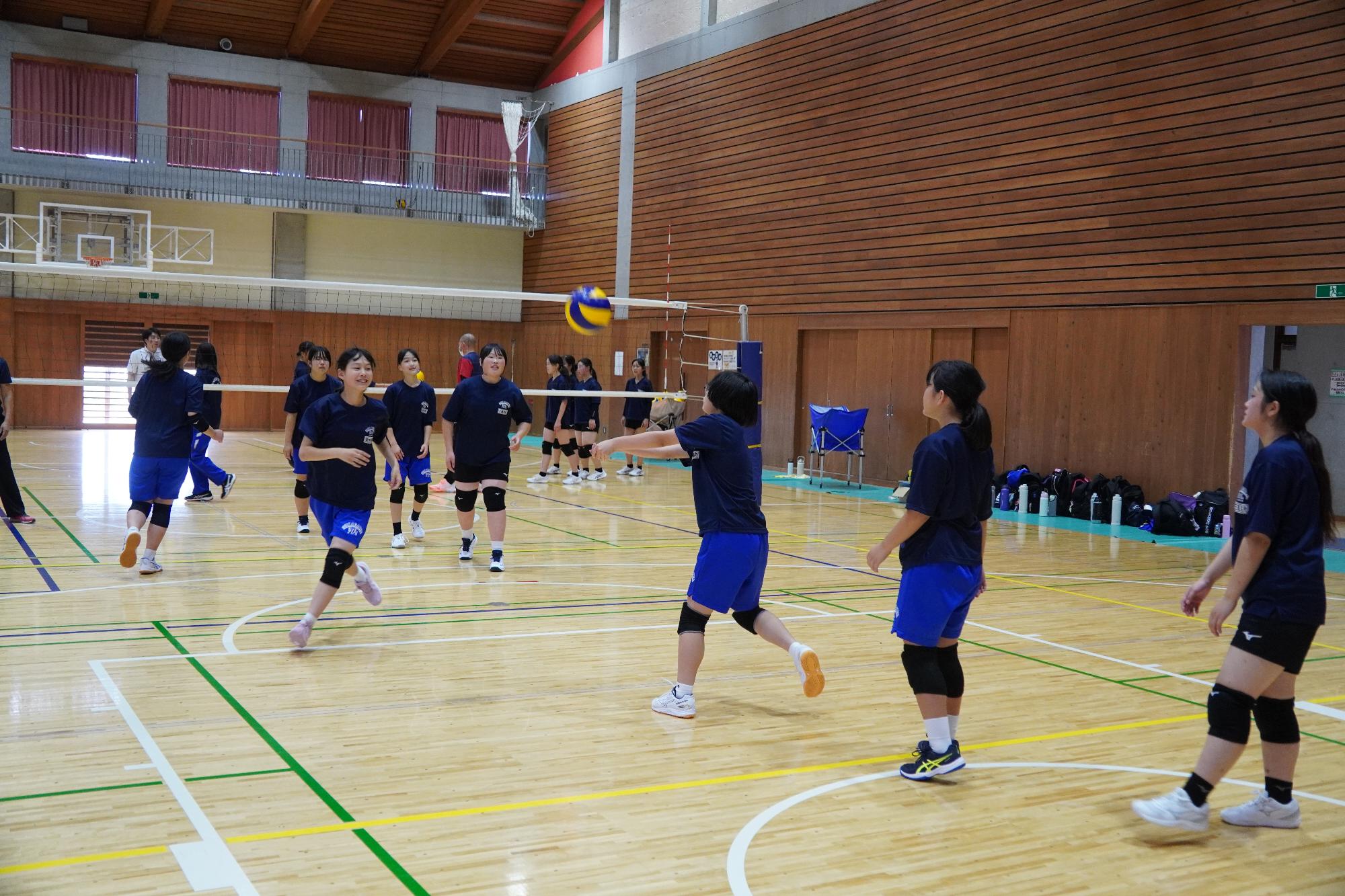 バレーボール休日合同部活動の写真（その4）