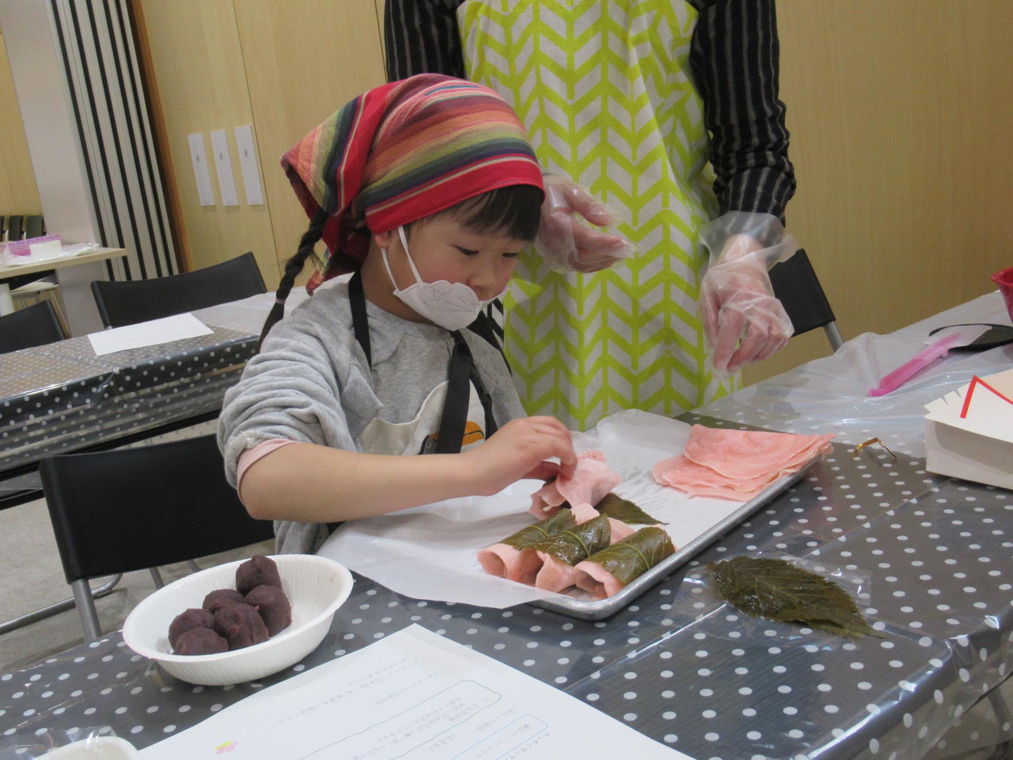 2026さくらもちづくりをじぶんでやってみたようす