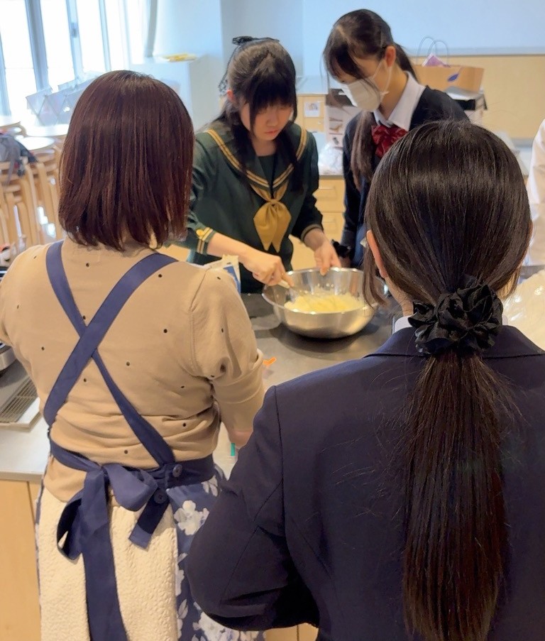 米粉クレープ試作の様子
