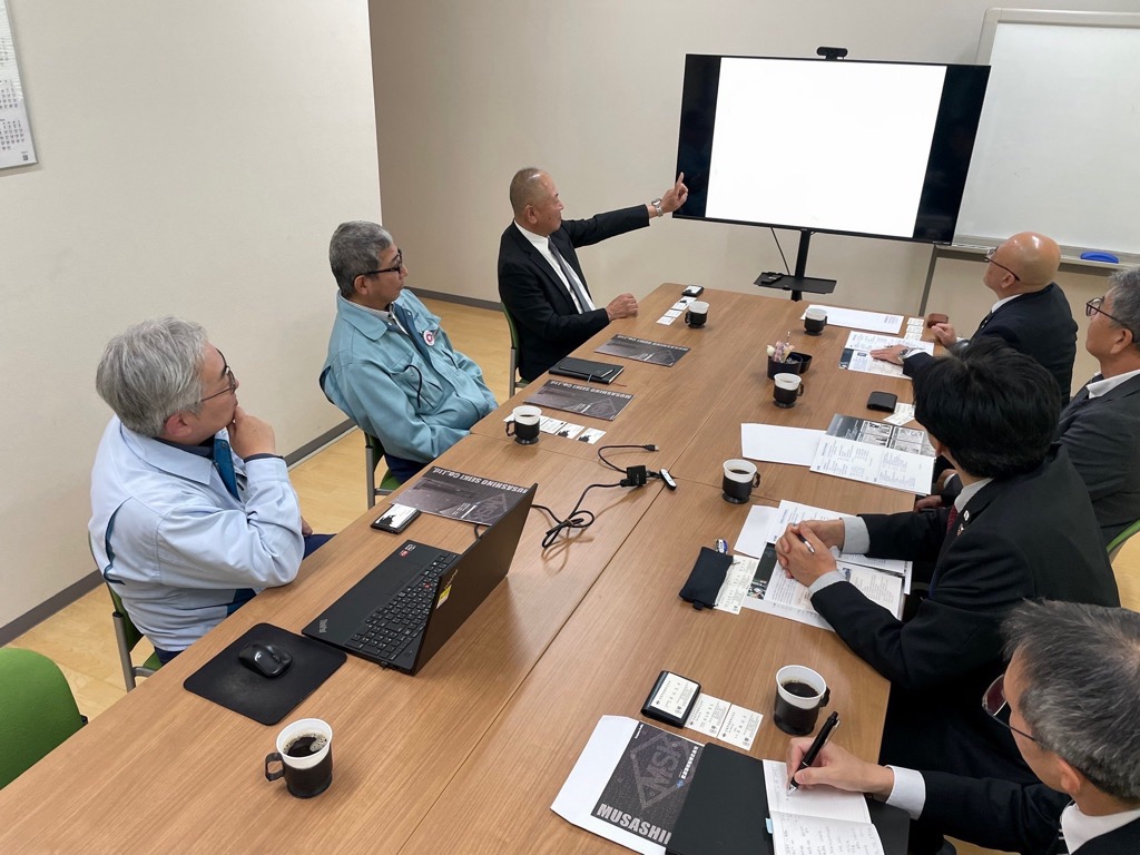 菊池社長による作業工程の説明