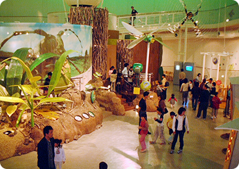 ムシテックワールド 展示室内の様子